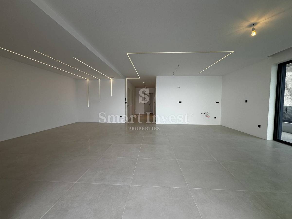 OPATIJA, Luxury 3-bedrooms apartment with sea view and garage 