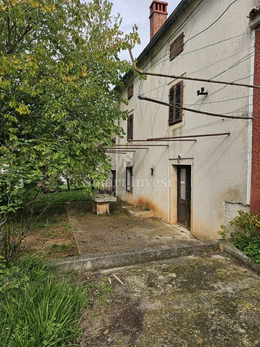 ROVINJ okolica, zazidljivo zemljišče 1350 m2