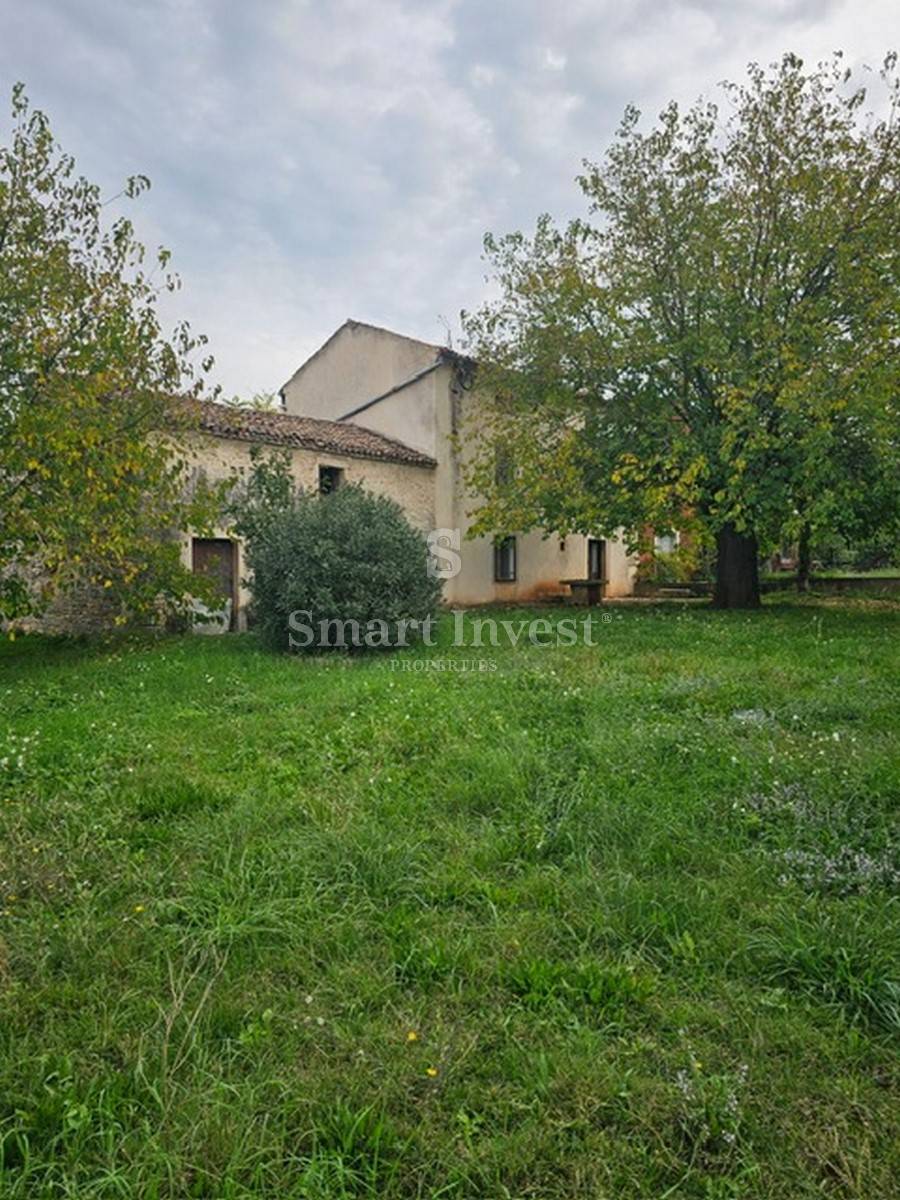 ROVINJ okolica, zazidljivo zemljišče 1350 m2