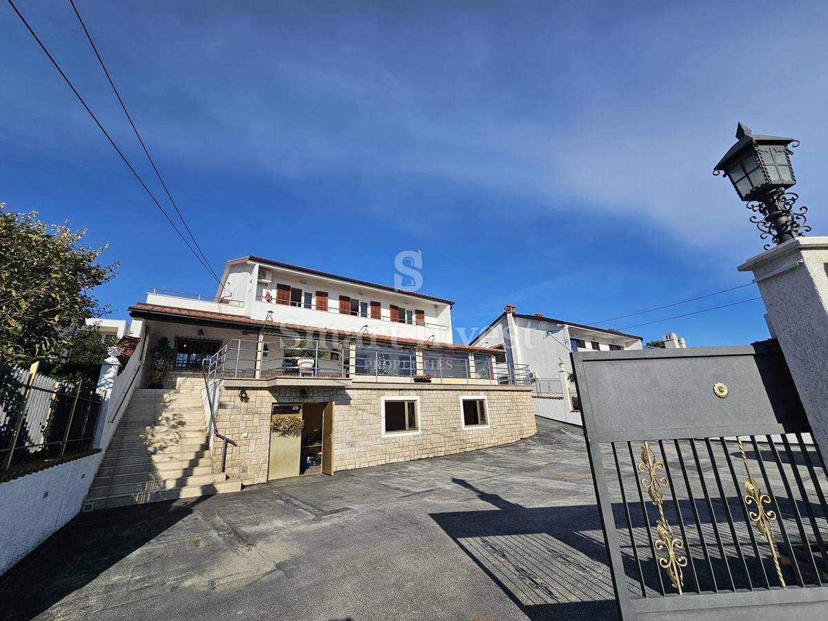 Poslovni prostor Pobri, Opatija - Okolica, 306m2