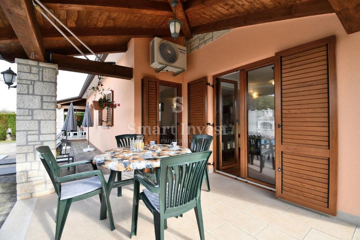 ISTRA - POREČ, hiša s 4 apartmaji in bazenom