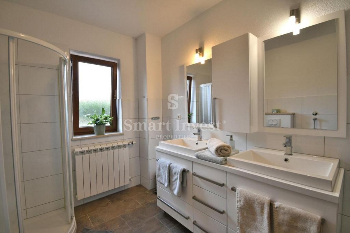 ISTRA - POREČ, hiša s 4 apartmaji in bazenom