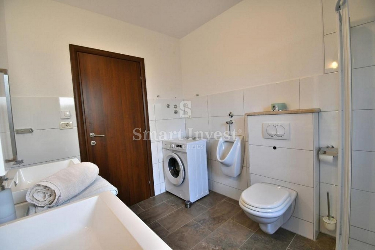 ISTRA - POREČ, hiša s 4 apartmaji in bazenom