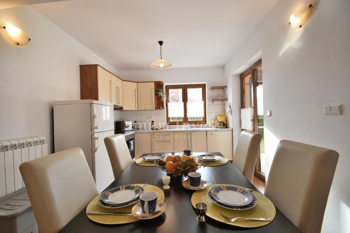 ISTRA - POREČ, hiša s 4 apartmaji in bazenom