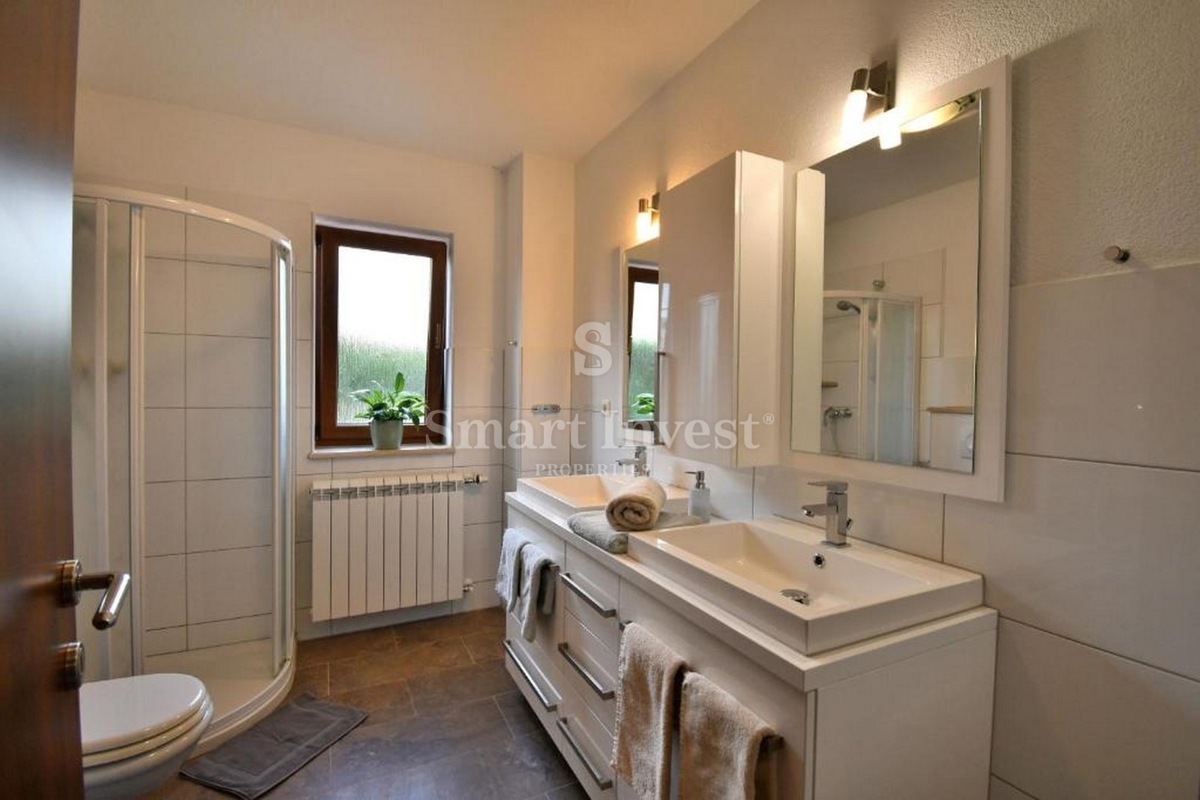 ISTRA - POREČ, hiša s 4 apartmaji in bazenom