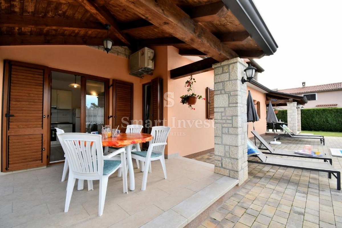 ISTRA - POREČ, hiša s 4 apartmaji in bazenom