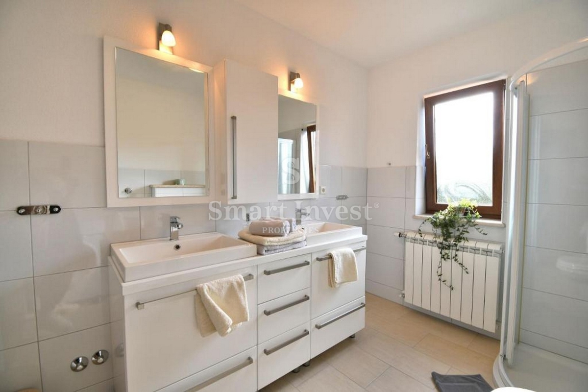 ISTRA - POREČ, hiša s 4 apartmaji in bazenom
