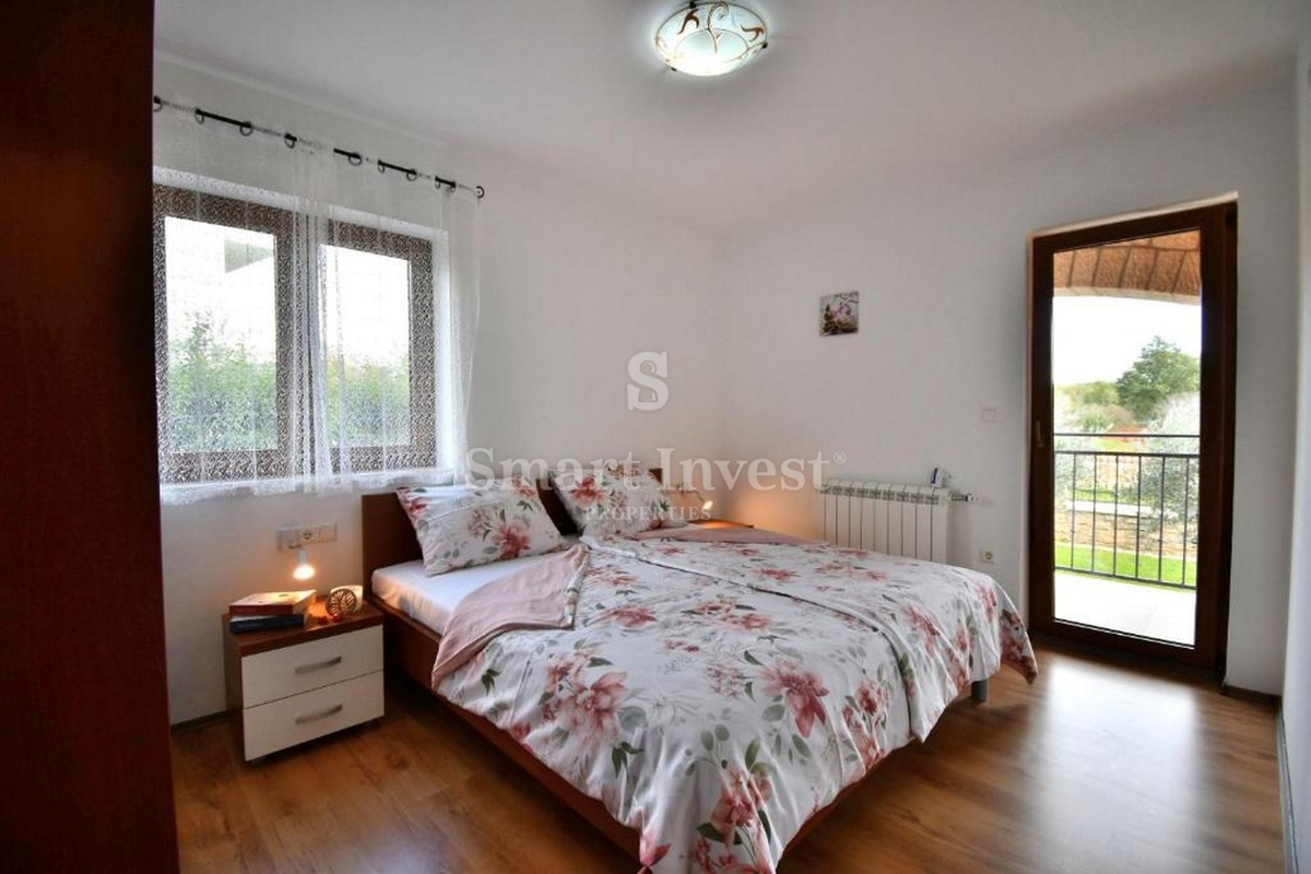 ISTRA - POREČ, hiša s 4 apartmaji in bazenom