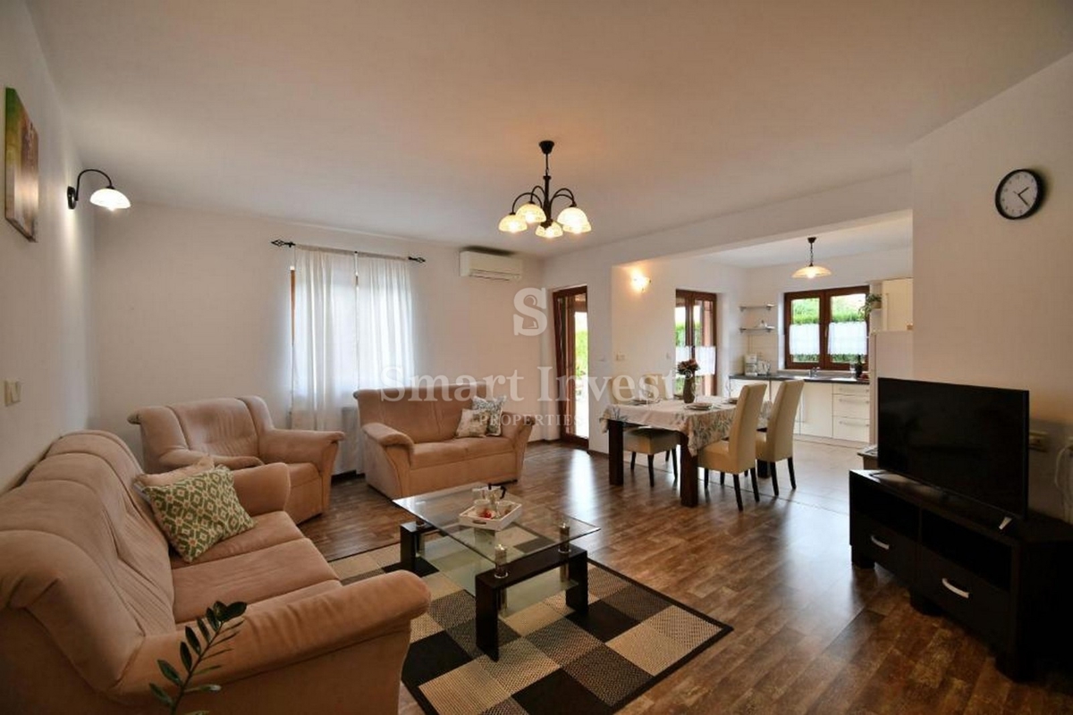 ISTRA - POREČ, hiša s 4 apartmaji in bazenom