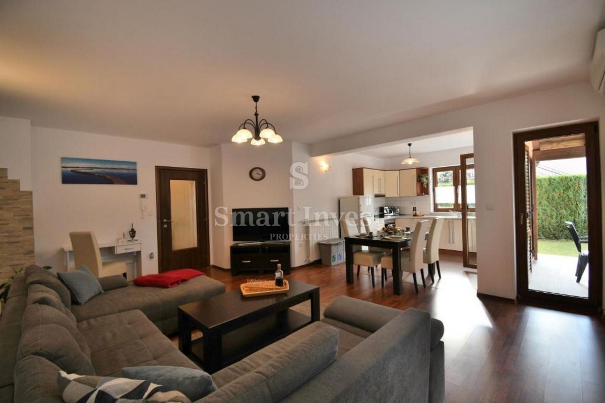 ISTRA - POREČ, hiša s 4 apartmaji in bazenom