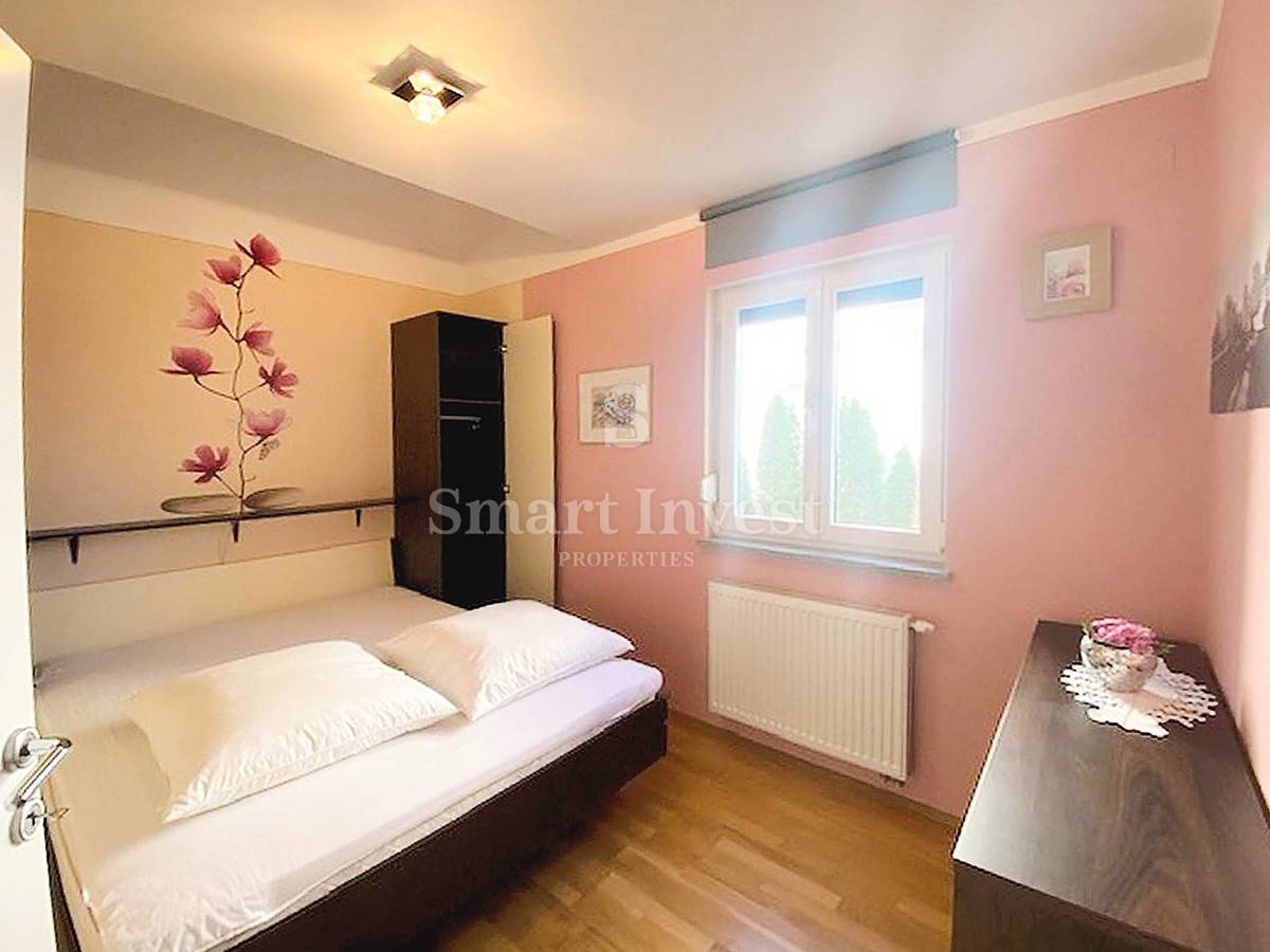 LOVRAN, Hiša s 5 apartmaji in pogledom na morje, prodamo