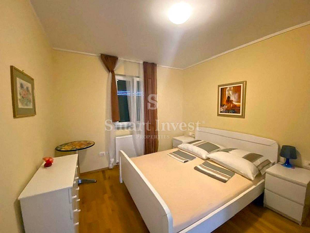 LOVRAN, Hiša s 5 apartmaji in pogledom na morje, prodamo