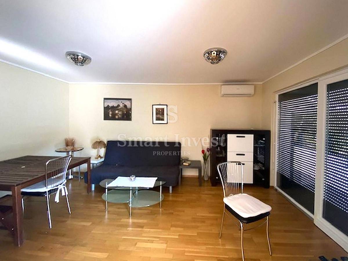 LOVRAN, Hiša s 5 apartmaji in pogledom na morje, prodamo