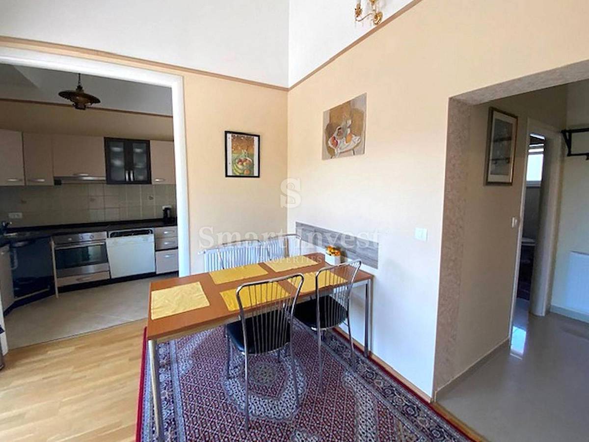 LOVRAN, Hiša s 5 apartmaji in pogledom na morje, prodamo