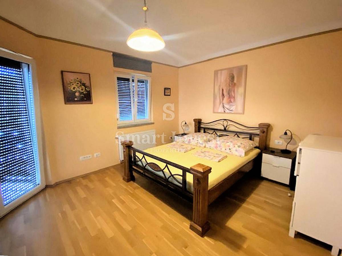 LOVRAN, Hiša s 5 apartmaji in pogledom na morje, prodamo