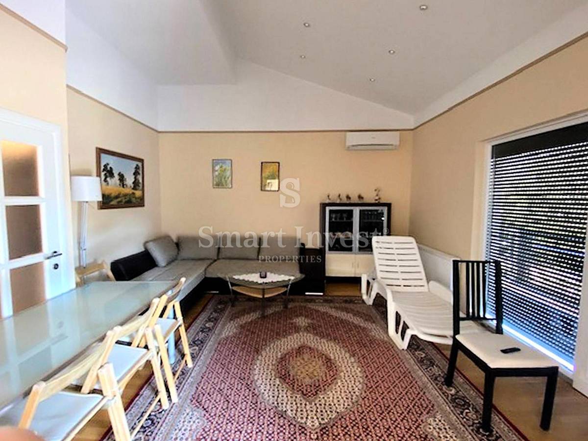 LOVRAN, Hiša s 5 apartmaji in pogledom na morje, prodamo