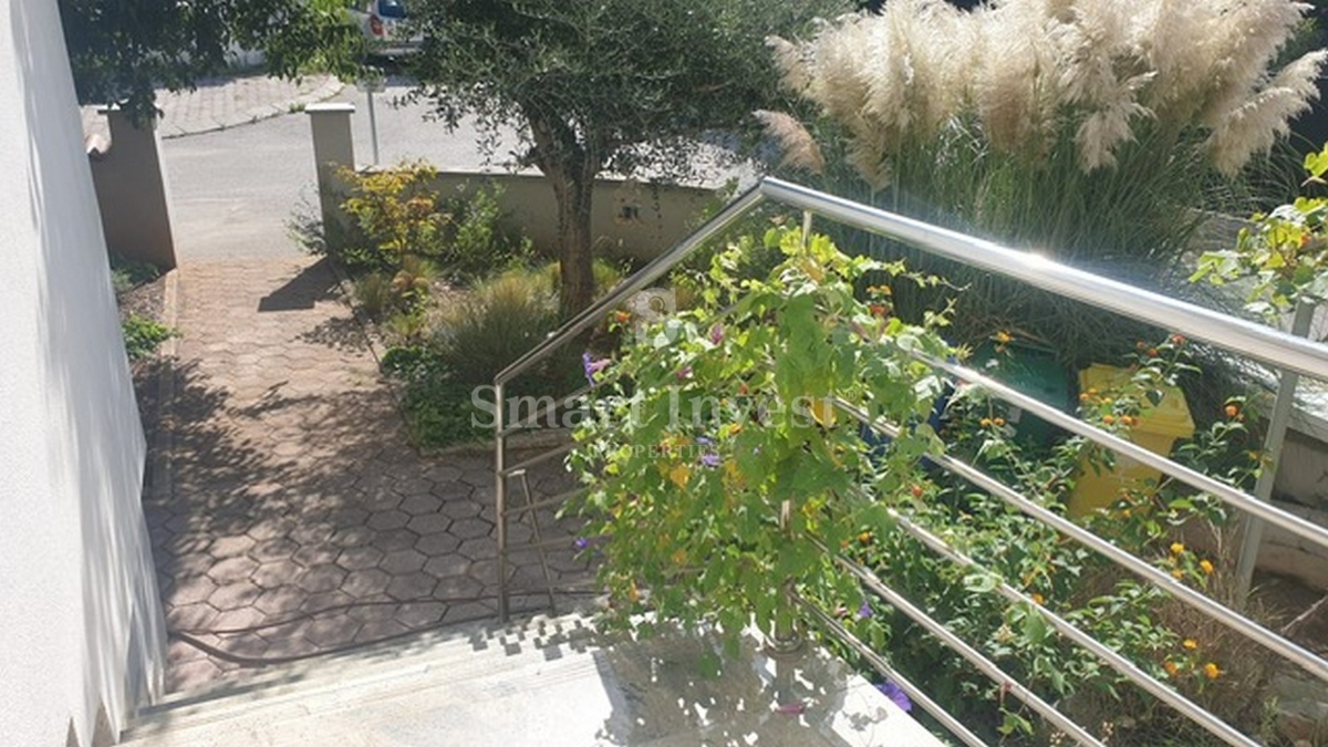 PULA - ŠTINJAN, udobno 3-sobno stanovanje s pogledom na morje