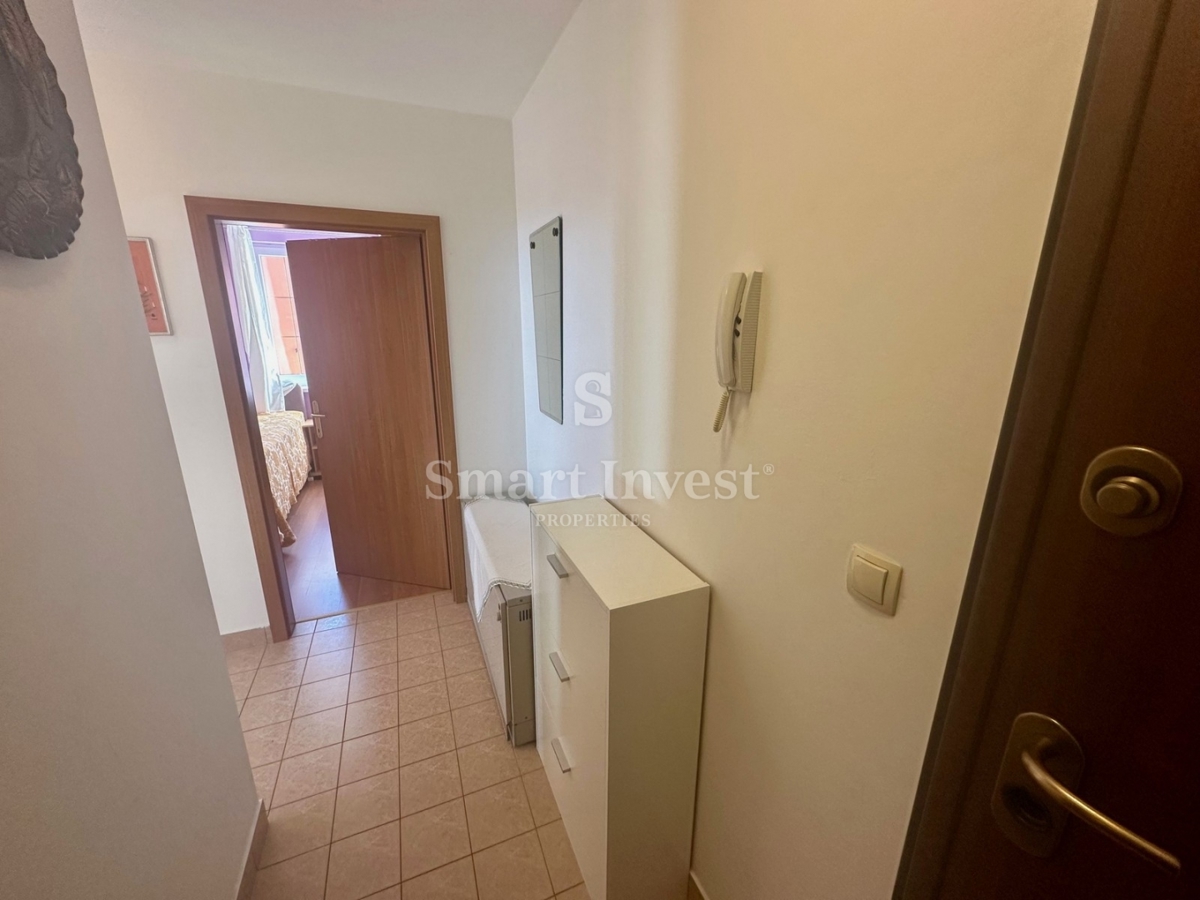 IČIĆI, stanovanje s parkirnim mestom in pogledom na morje, na odlični lokaciji