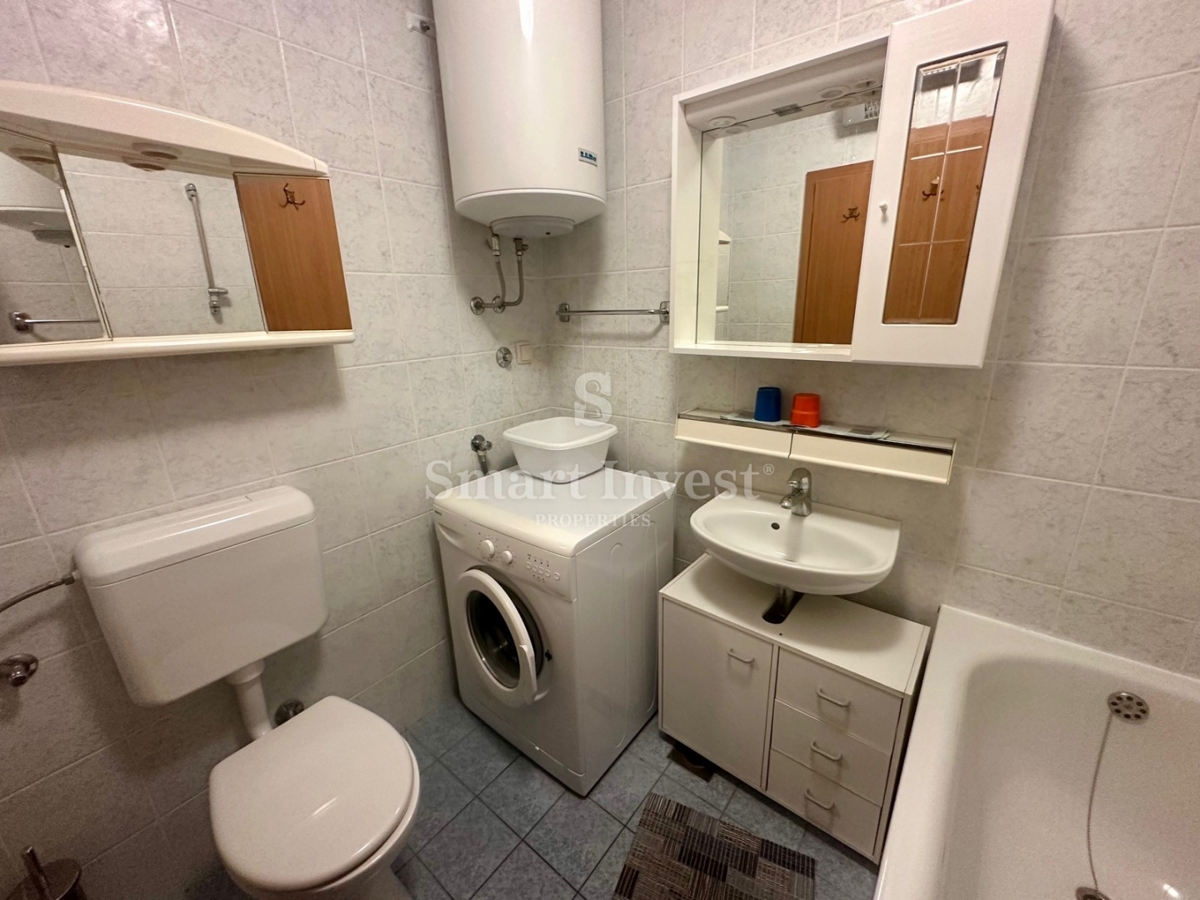 IČIĆI, stanovanje s parkirnim mestom in pogledom na morje, na odlični lokaciji