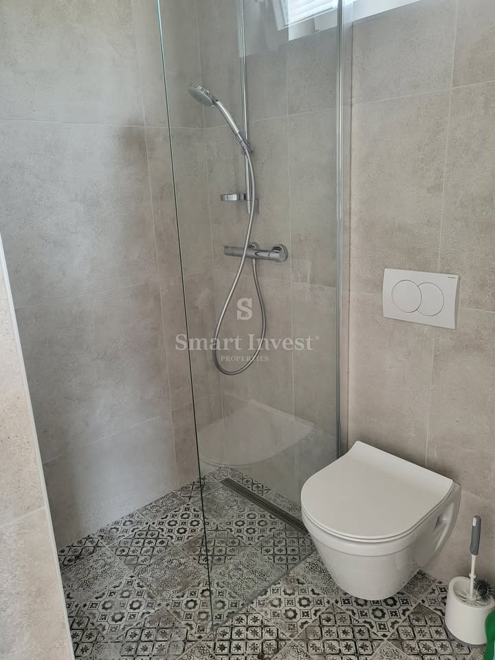 ISTRA - OKOLICA LABINA, na novo obnovljena hiša z dvema apartmajema in čudovitim pogledom na morje