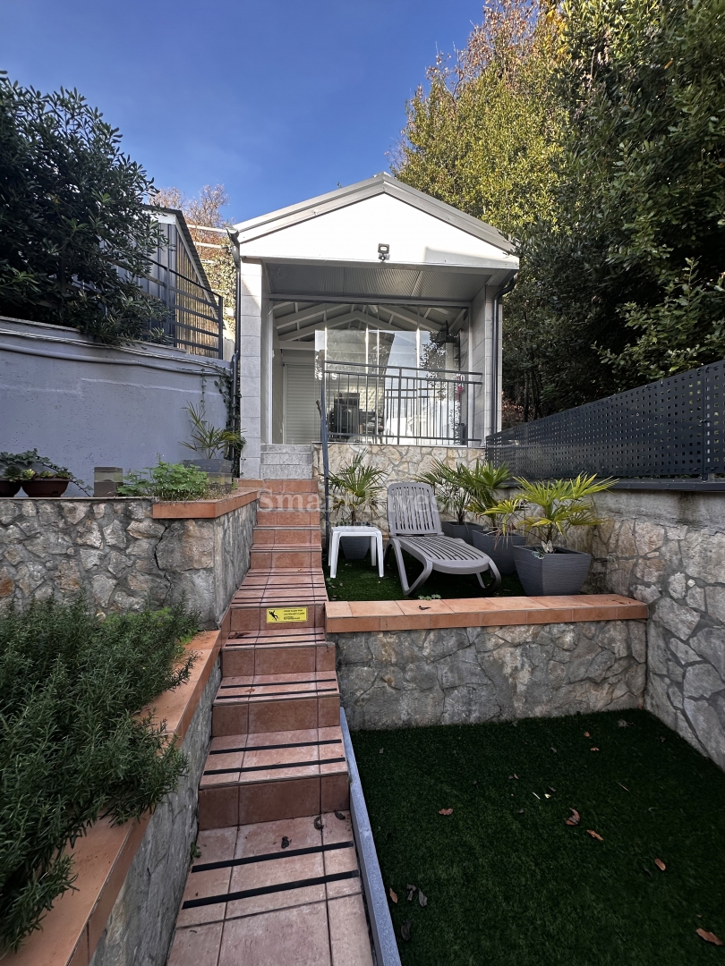 70 OPATIJA, stanovanje razdeljeno na 2 apartmaja, s pogledom na morje in vrtom