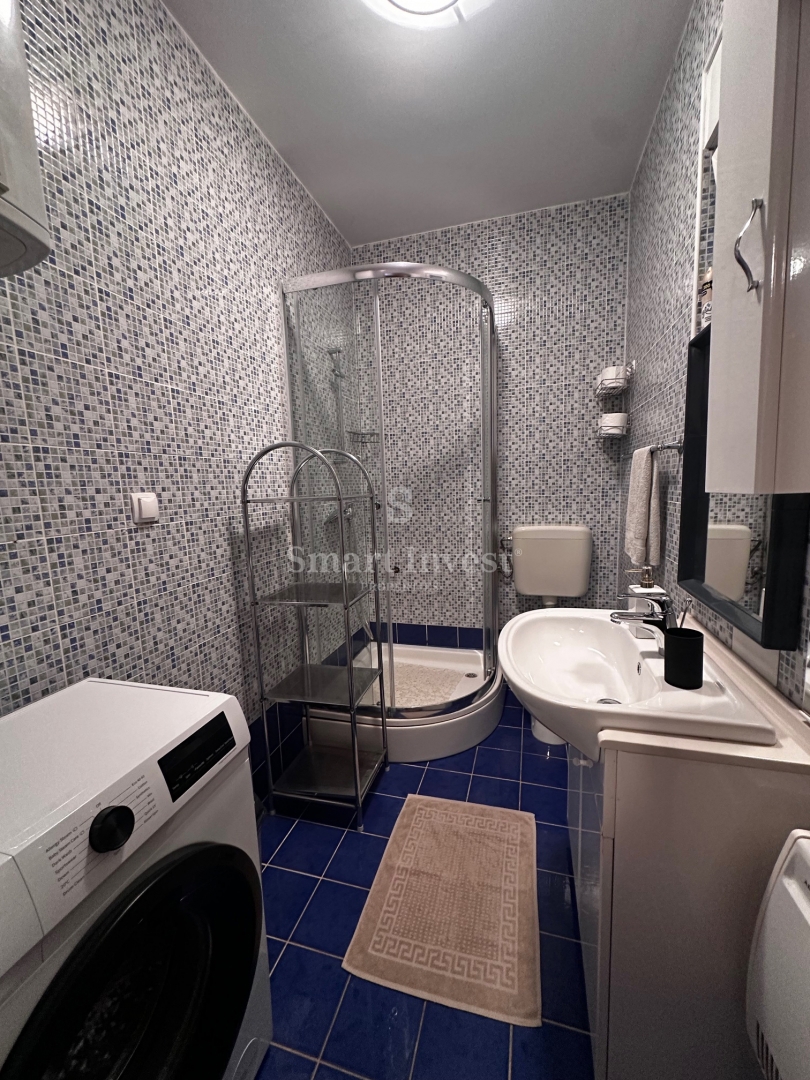 70 OPATIJA, stanovanje razdeljeno na 2 apartmaja, s pogledom na morje in vrtom