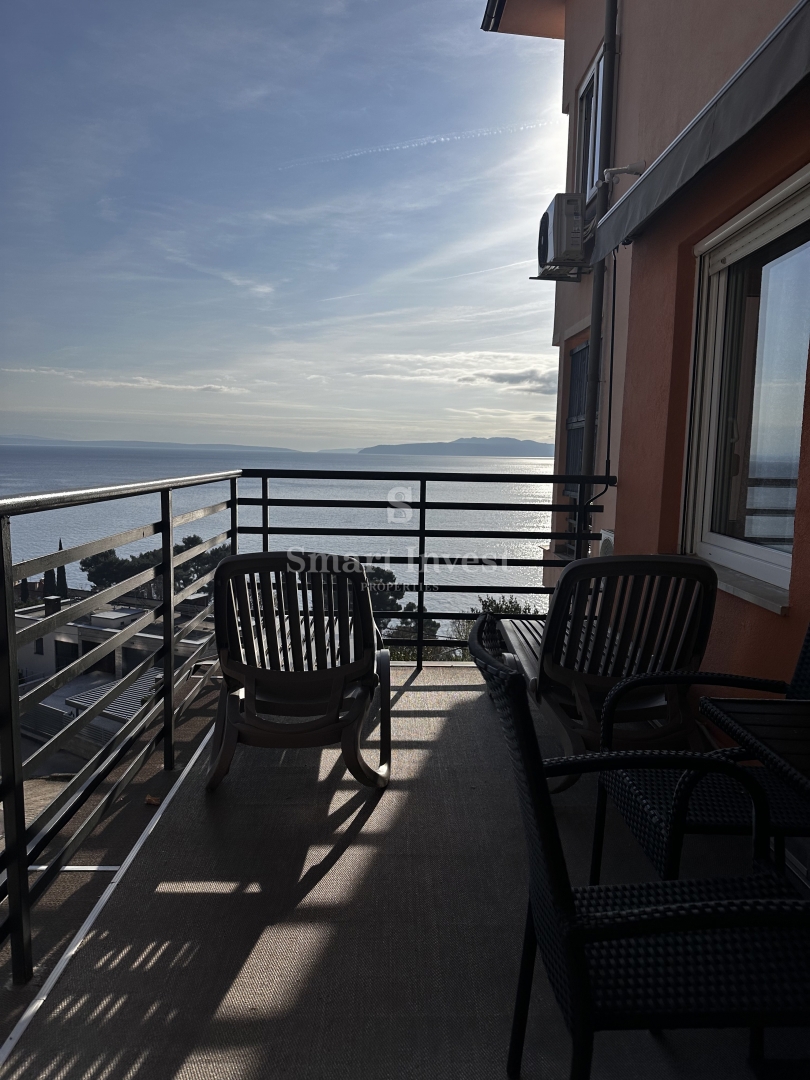 70 OPATIJA, stanovanje razdeljeno na 2 apartmaja, s pogledom na morje in vrtom