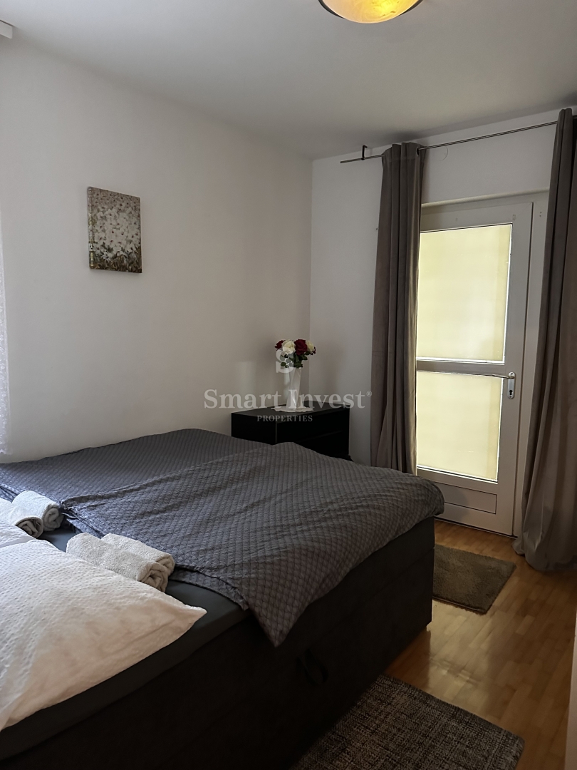 70 OPATIJA, stanovanje razdeljeno na 2 apartmaja, s pogledom na morje in vrtom