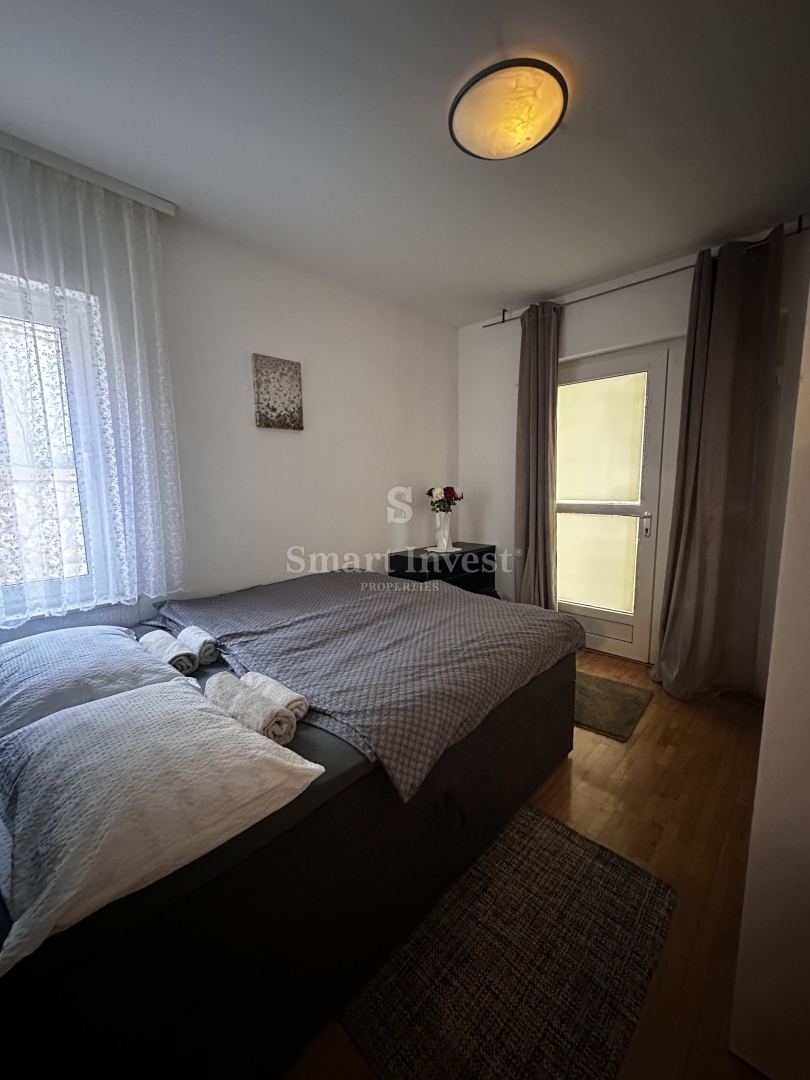 70 OPATIJA, stanovanje razdeljeno na 2 apartmaja, s pogledom na morje in vrtom