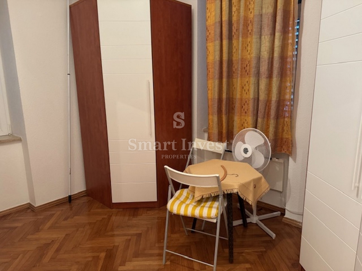 OPATIJA - CENTER, prostorno stanovanje v vili, 50 m od morja