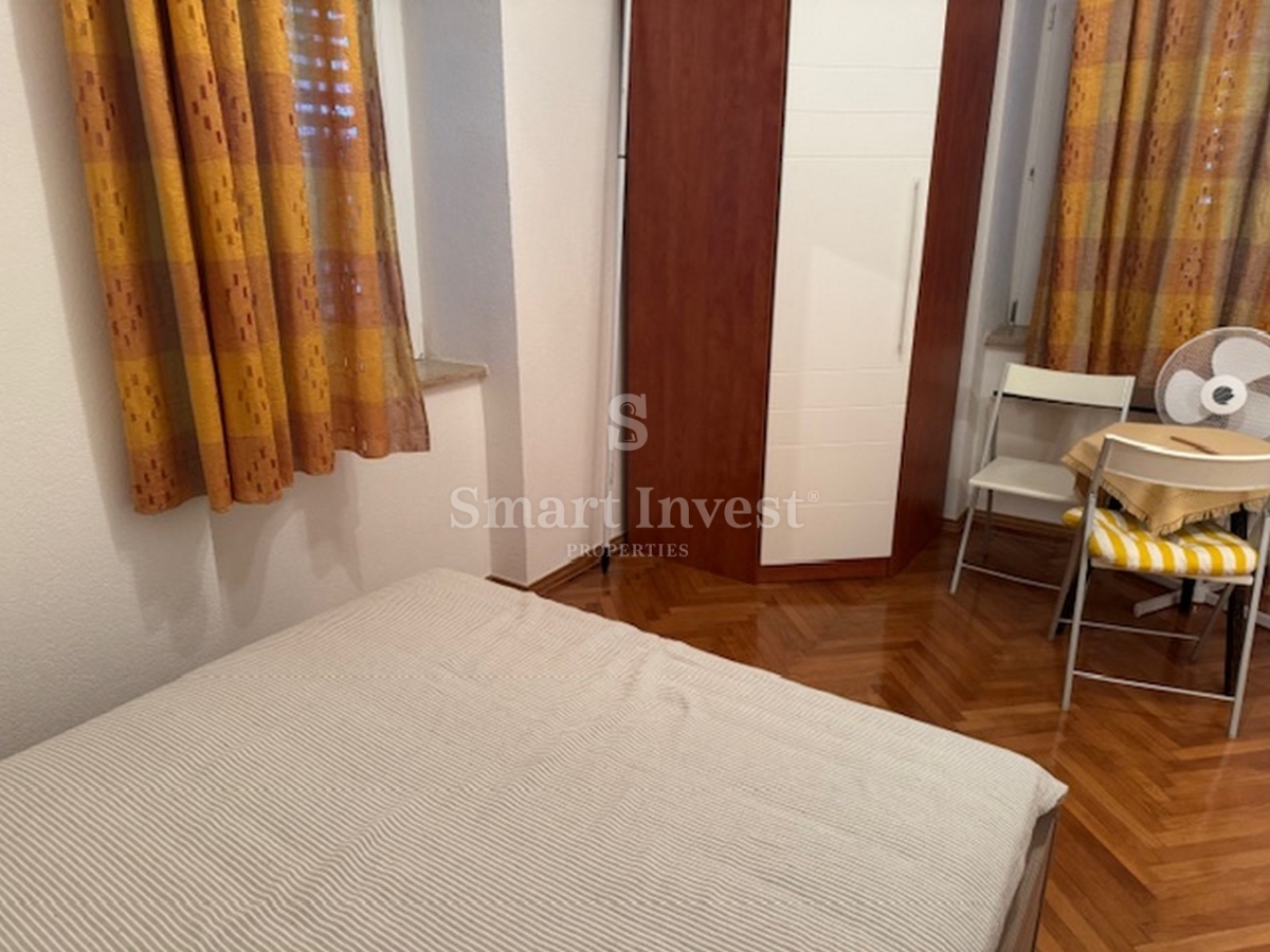 OPATIJA - CENTER, prostorno stanovanje v vili, 50 m od morja