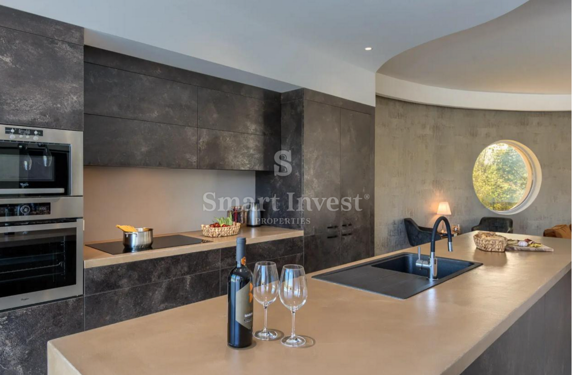 ISTRA – SVETVINČENAT, luksuzna vila na zemljišču velikosti 8.686 m²