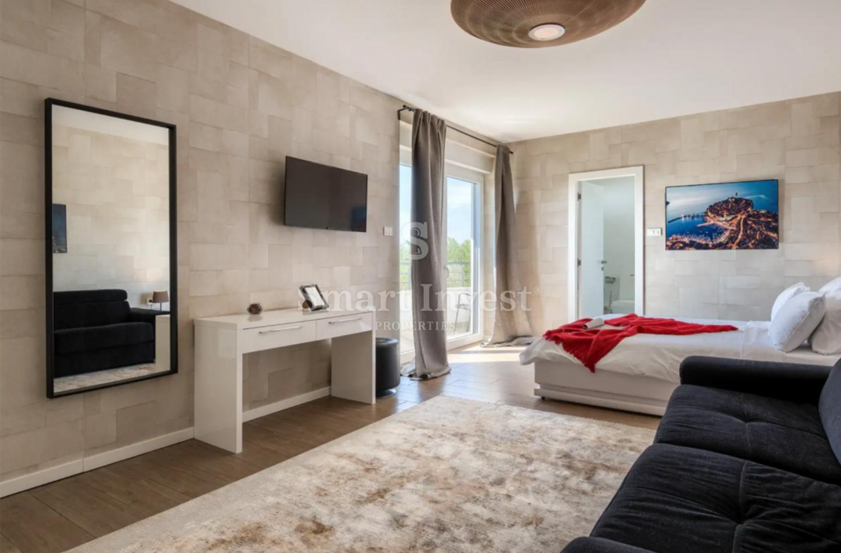 ISTRA – SVETVINČENAT, luksuzna vila na zemljišču velikosti 8.686 m²