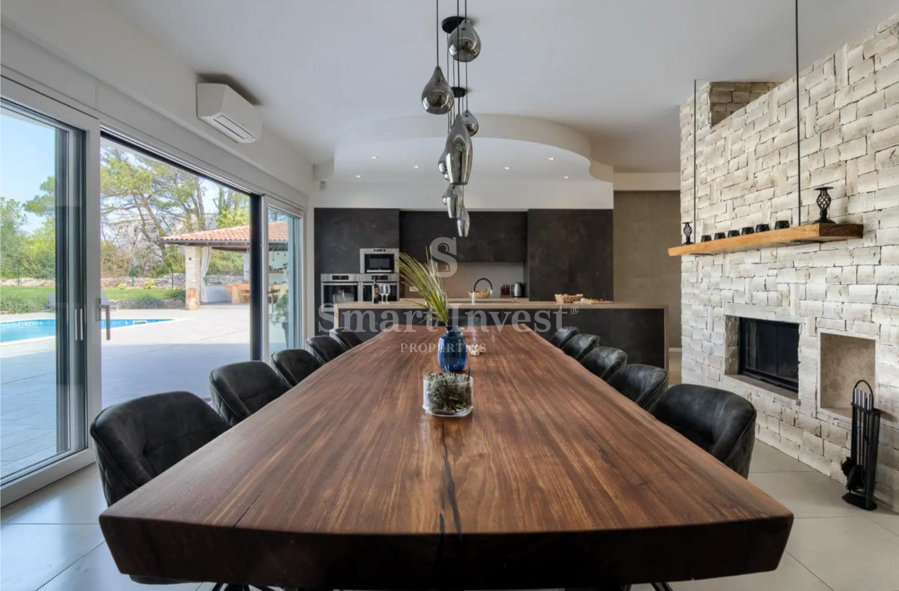 ISTRA – SVETVINČENAT, luksuzna vila na zemljišču velikosti 8.686 m²