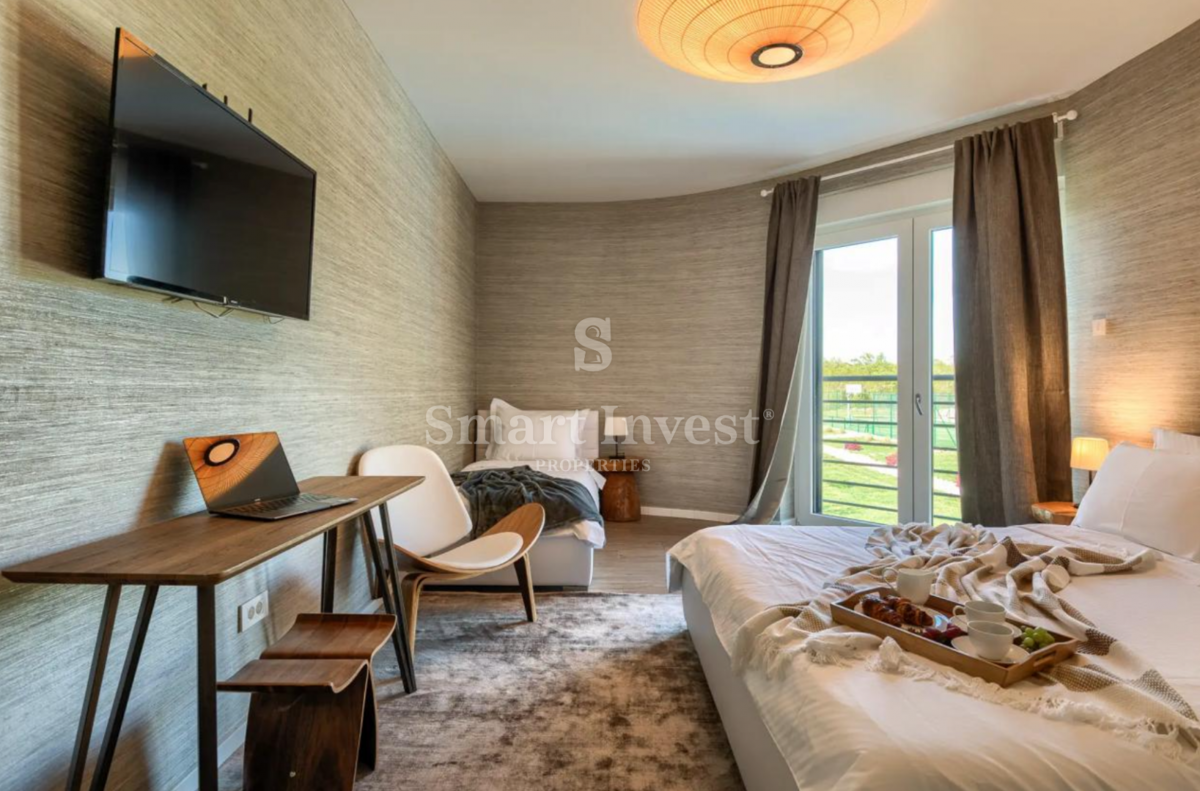 ISTRA – SVETVINČENAT, luksuzna vila na zemljišču velikosti 8.686 m²