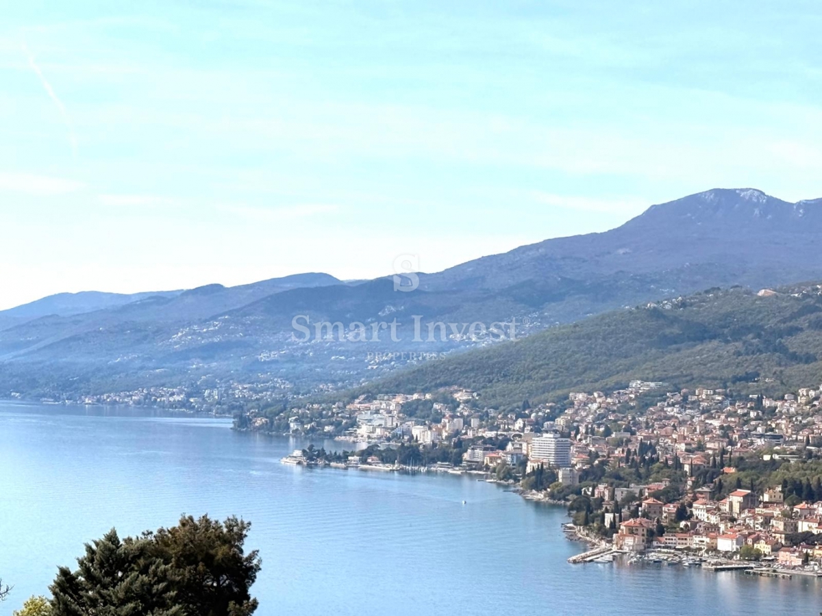 OPATIJA - PAVLOVAC, hiša z 2 stanovanjema, garažo in pogledom na morje