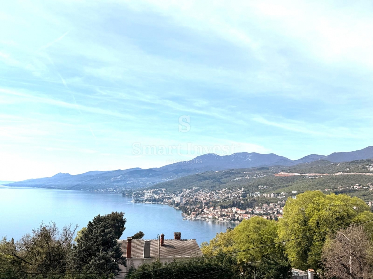 OPATIJA - PAVLOVAC, hiša z 2 stanovanjema, garažo in pogledom na morje