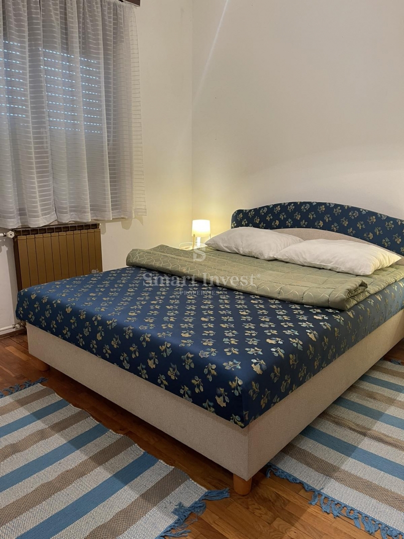 OPATIJA - PAVLOVAC, hiša z 2 stanovanjema, garažo in pogledom na morje