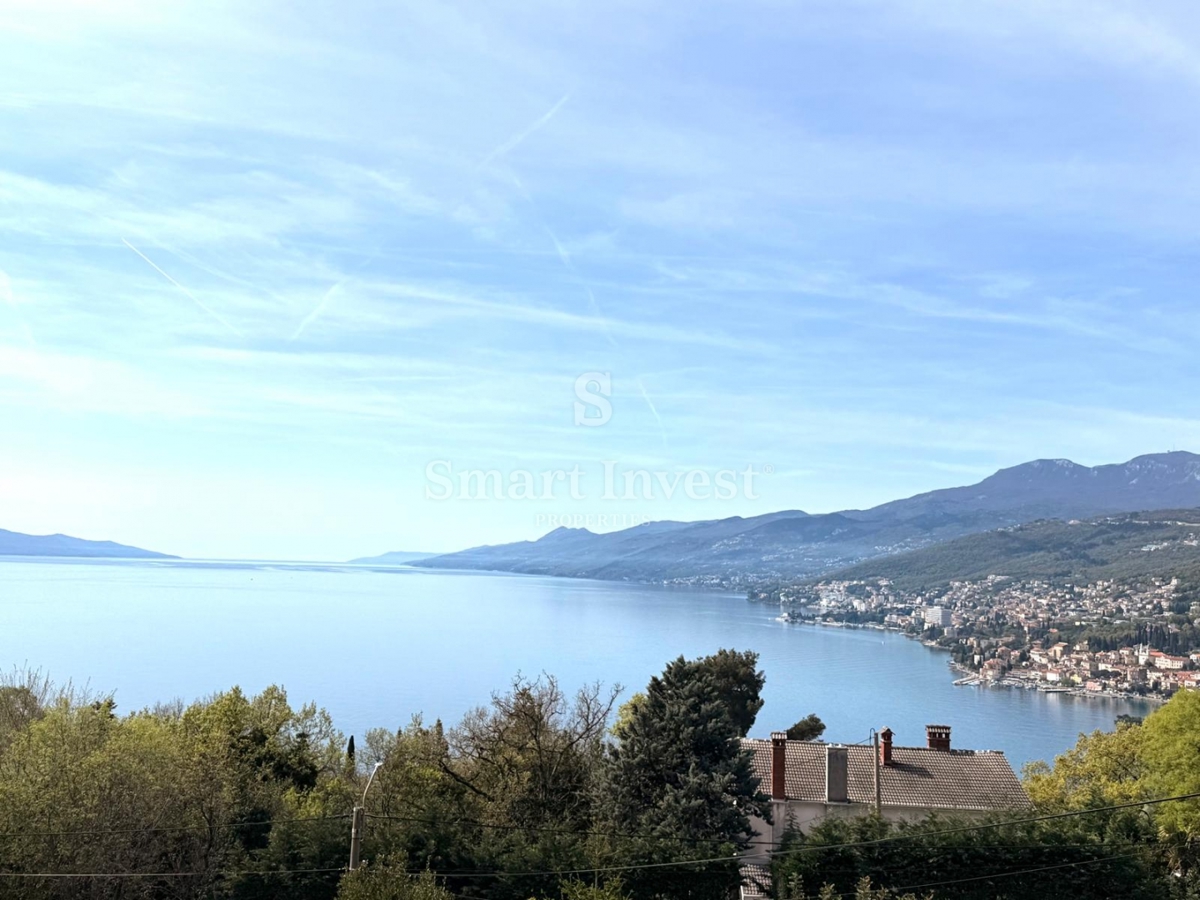 OPATIJA - PAVLOVAC, hiša z 2 stanovanjema, garažo in pogledom na morje