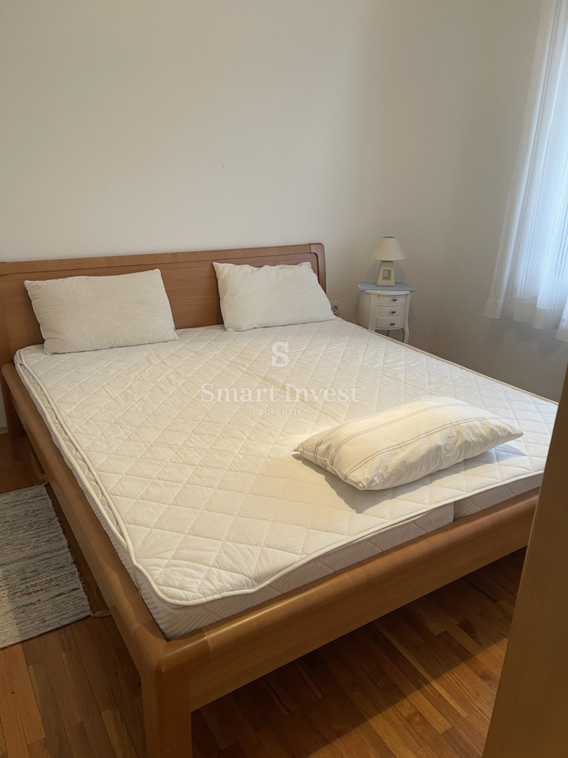 OPATIJA - PAVLOVAC, hiša z 2 stanovanjema, garažo in pogledom na morje