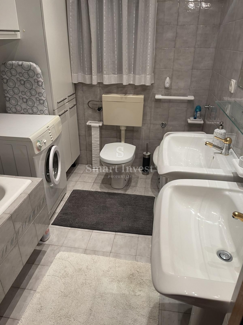 OPATIJA - PAVLOVAC, hiša z 2 stanovanjema, garažo in pogledom na morje