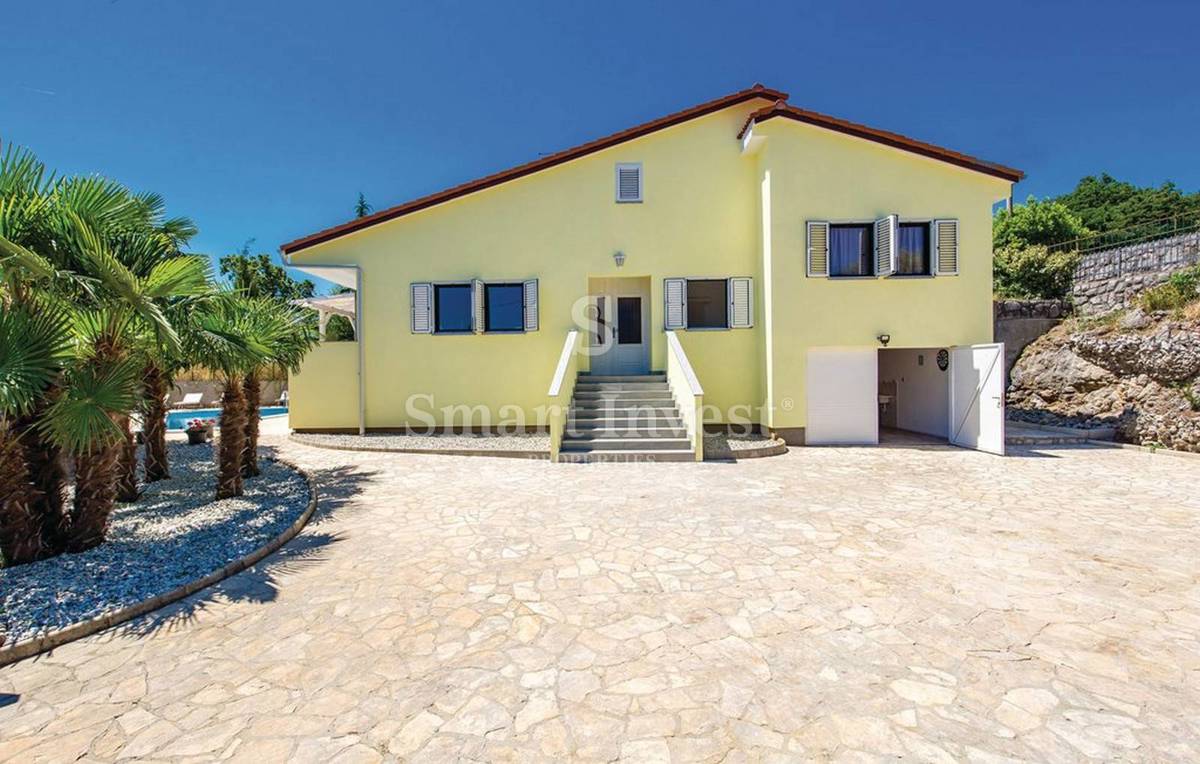 OPATIJA - POBRI, Lepa hiša z bazenom in pogledom na morje, prodamo