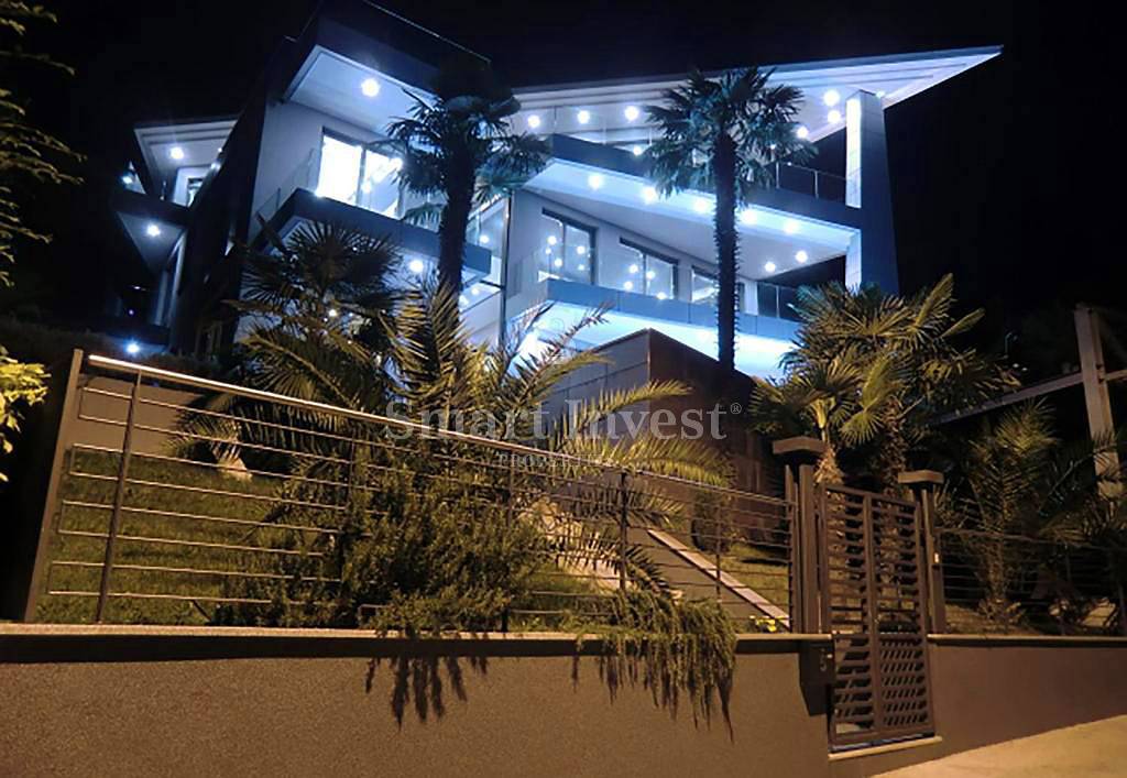 OPATIJA - CENTER, Ekskluzivna vila s pogledom na morje, 100 m do morja!