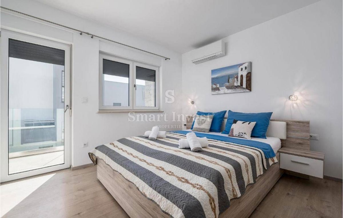 ISTRIA - FAŽANA, VILLA WITH 3 APARTMENTS NEAR THE SEA