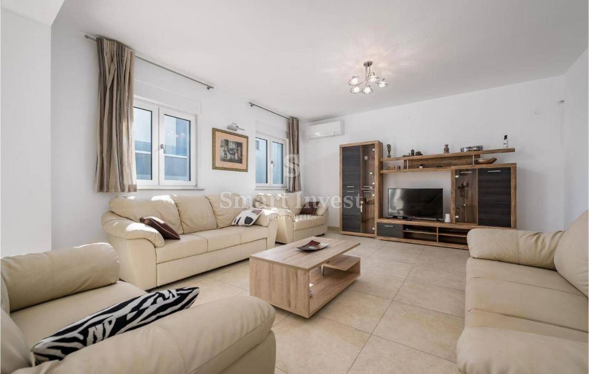 ISTRIA - FAŽANA, VILLA WITH 3 APARTMENTS NEAR THE SEA