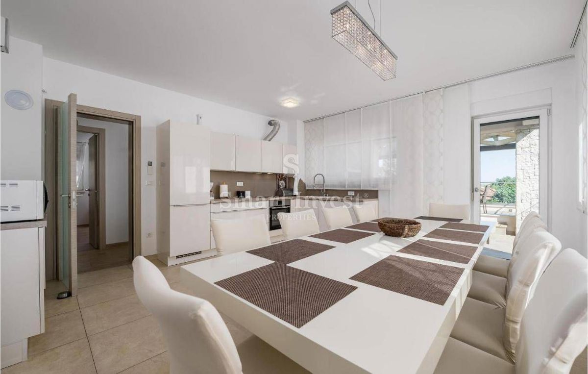 ISTRIA - FAŽANA, VILLA WITH 3 APARTMENTS NEAR THE SEA