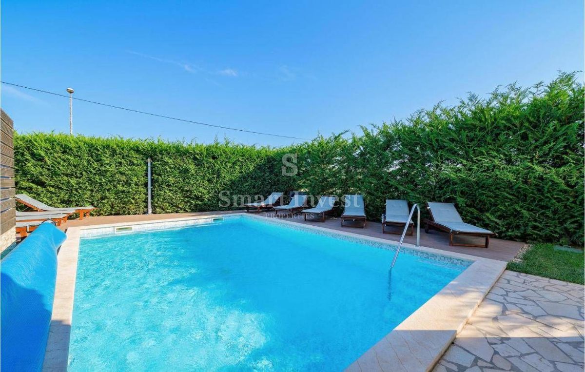 ISTRIA - FAŽANA, VILLA WITH 3 APARTMENTS NEAR THE SEA