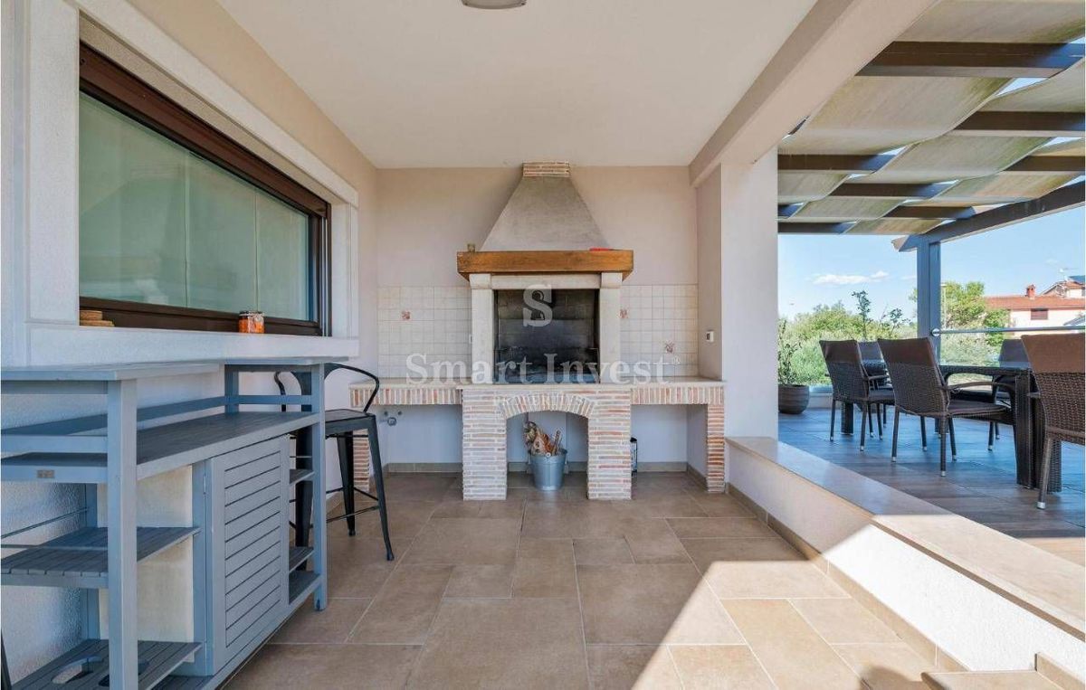 ISTRIA - FAŽANA, VILLA WITH 3 APARTMENTS NEAR THE SEA