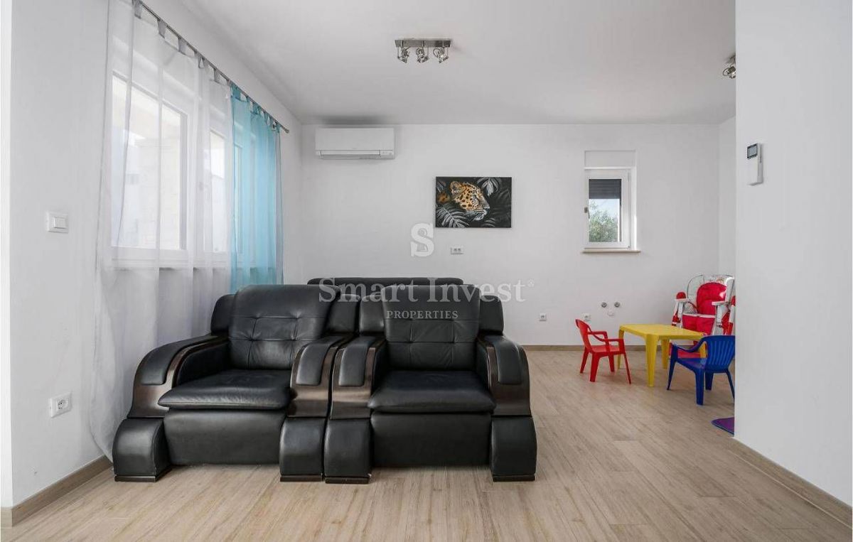 ISTRIA - FAŽANA, VILLA WITH 3 APARTMENTS NEAR THE SEA