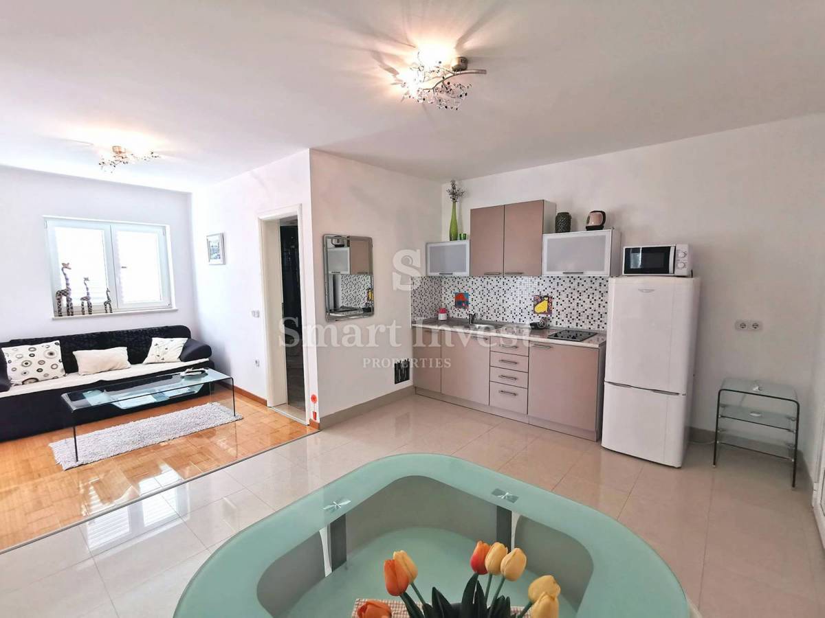 ISTRIA - FUNTANA, Beautiful villa with pool and 10 apartments near the sea! 
